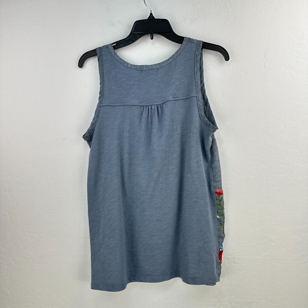 Retrology Top Womens M Blue Floral Woven Sleeveless Pleated V-neck Blouse - Picture 2 of 9